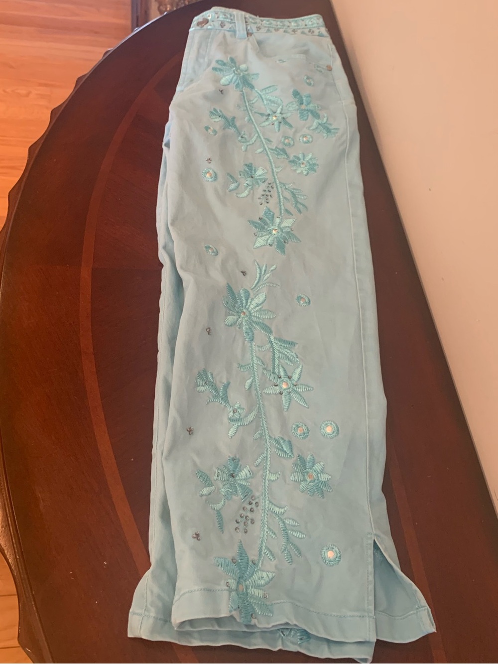 Votre Nom Embroidered Light Aqua Floral Capris